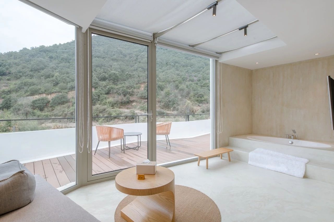 九熹·大樂之野，流水的大樂之野鐵打的小白墻