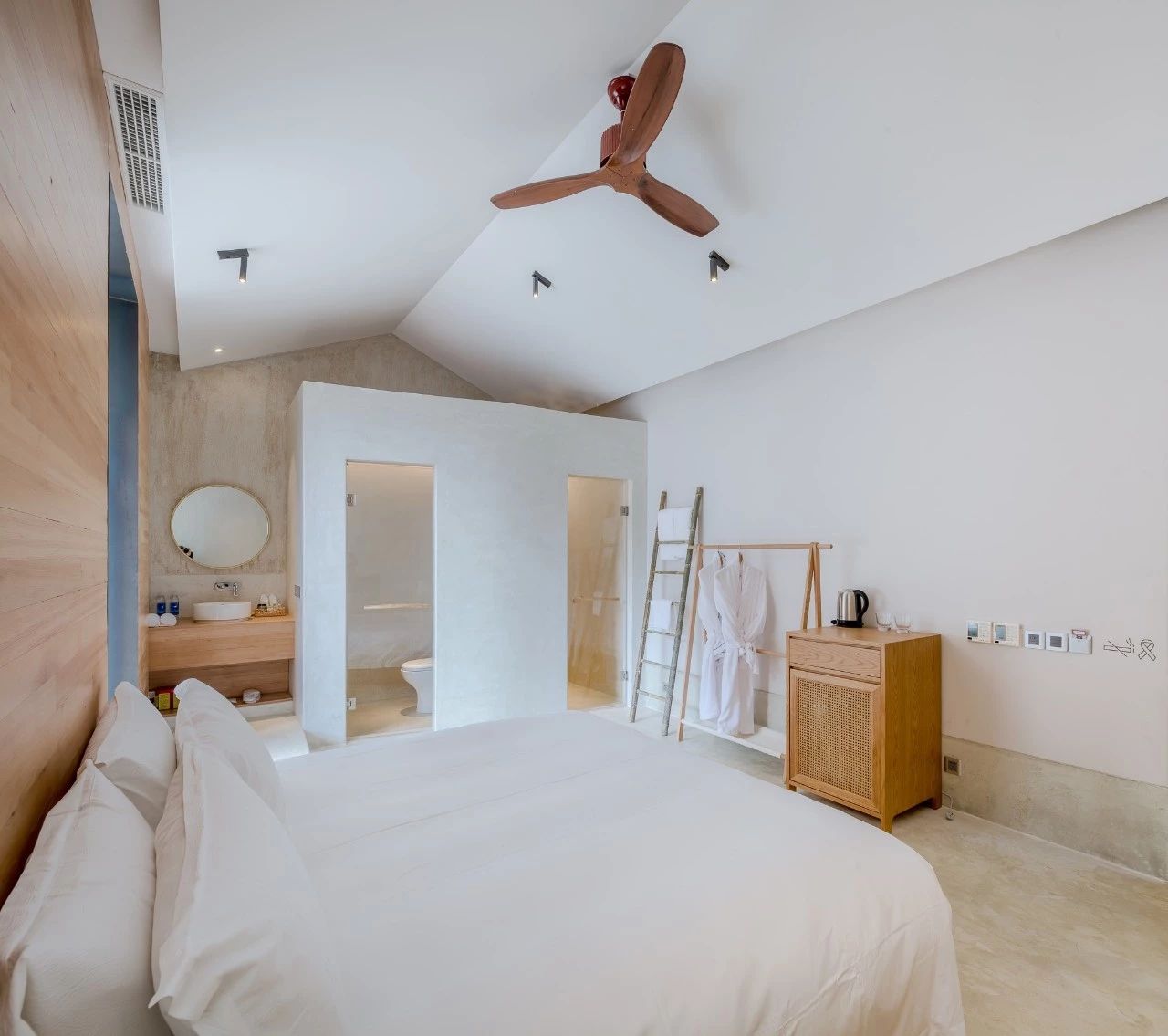 九熹·大樂之野，流水的大樂之野鐵打的小白墻