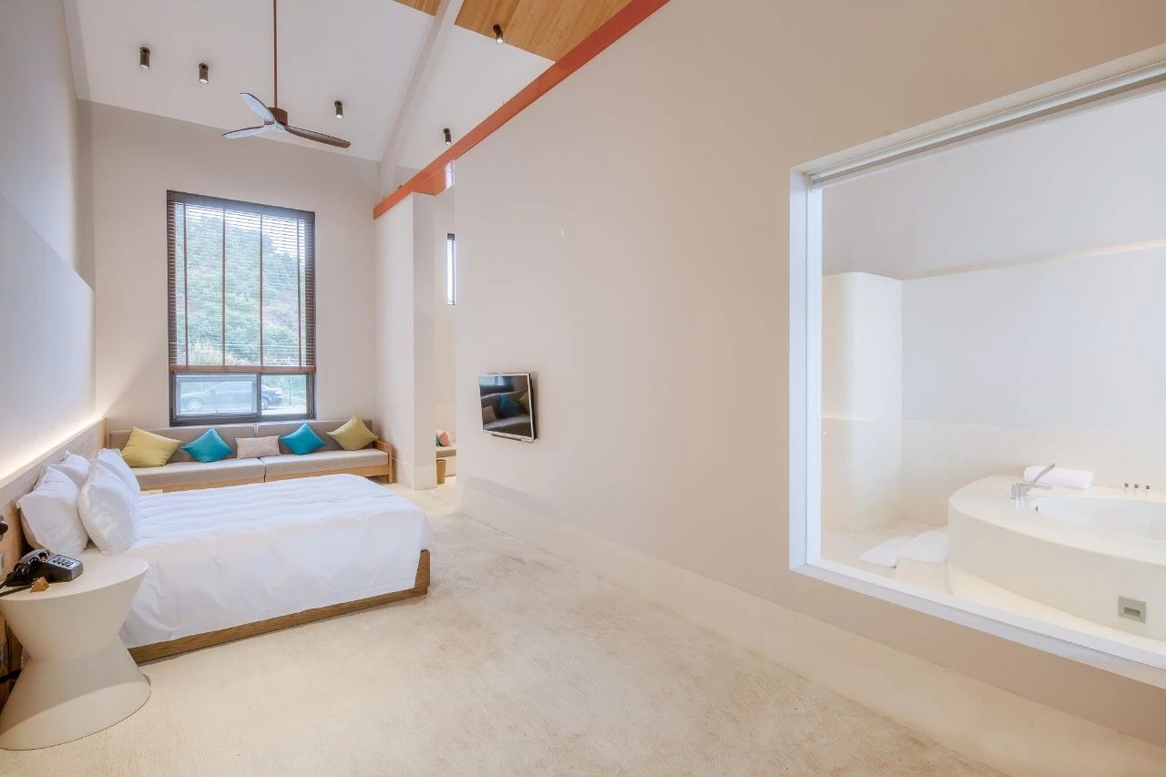 九熹·大樂之野，流水的大樂之野鐵打的小白墻