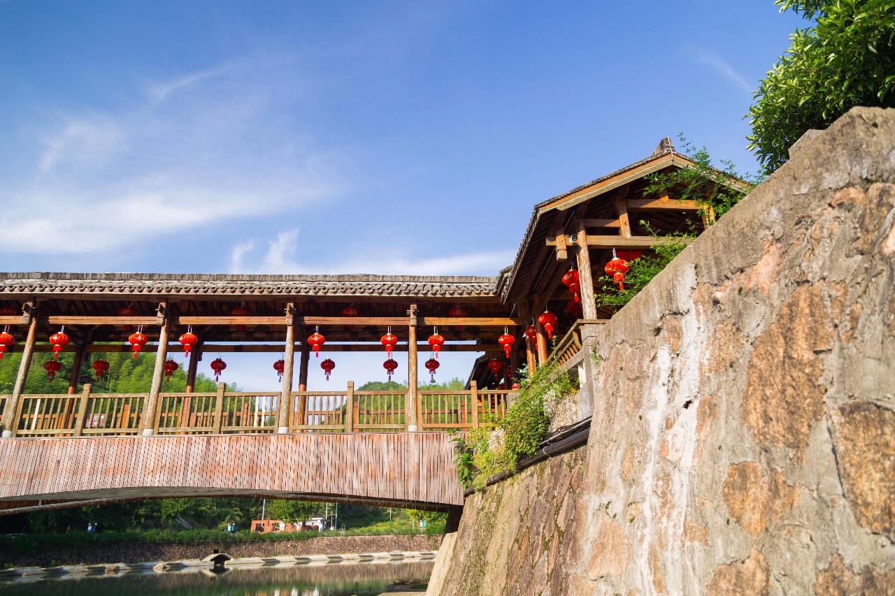 點(diǎn)叁民宿，千島湖坐船賞景豈不詩(shī)意？