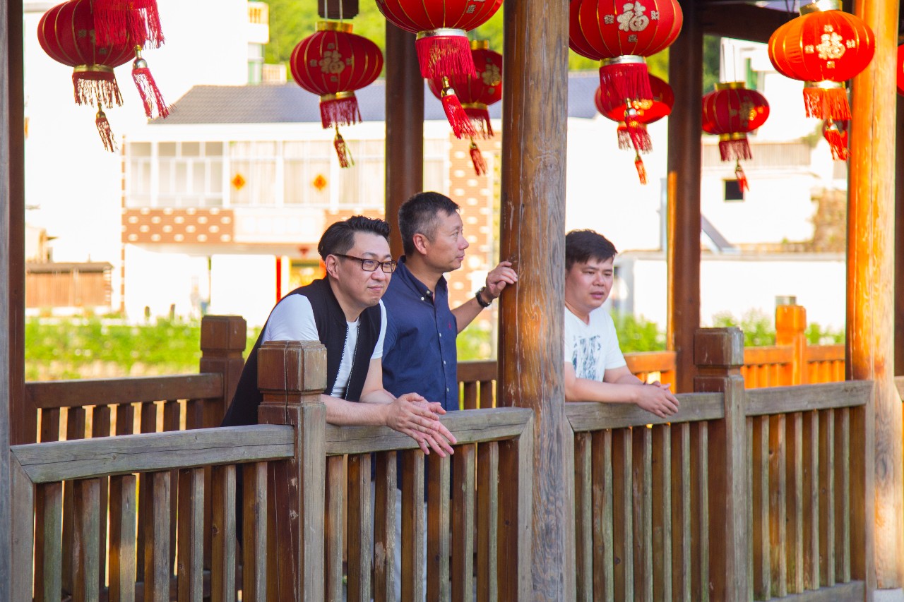 點(diǎn)叁民宿，千島湖坐船賞景豈不詩(shī)意？