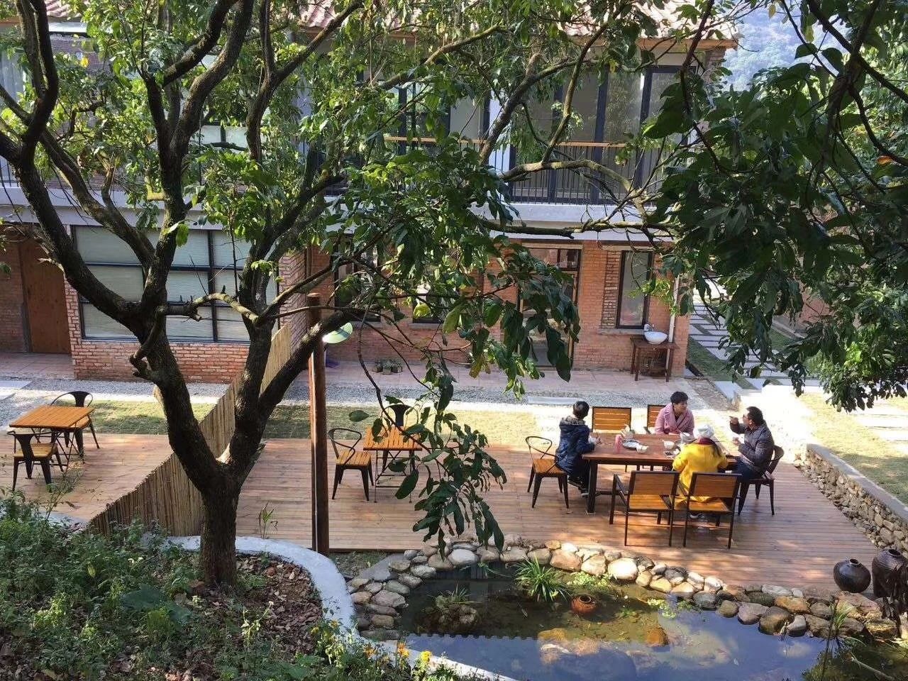 廣州·菁木山舍，有個木屋開滿鮮花看花開花落