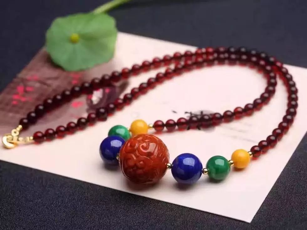 迷戀的紅，南紅手串之美！