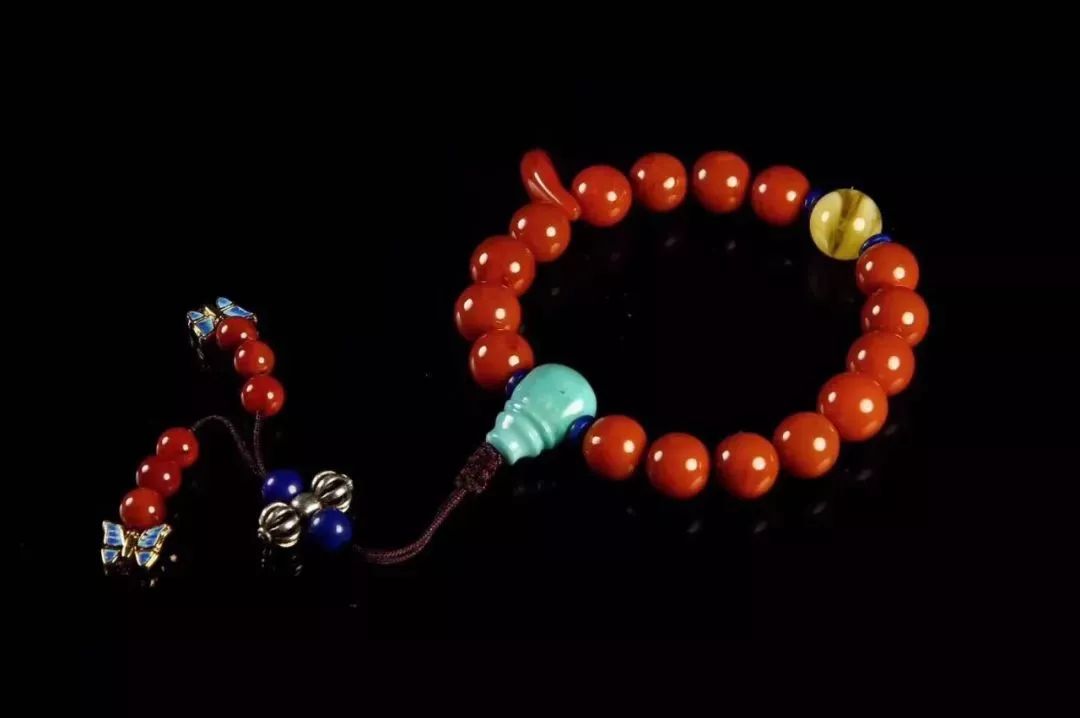 迷戀的紅，南紅手串之美！