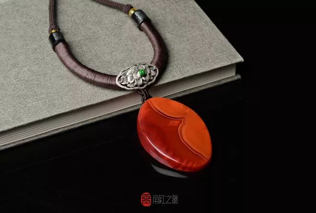 迷戀的紅，南紅手串之美！