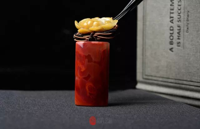 迷戀的紅，南紅手串之美！