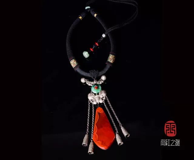 迷戀的紅，南紅手串之美！