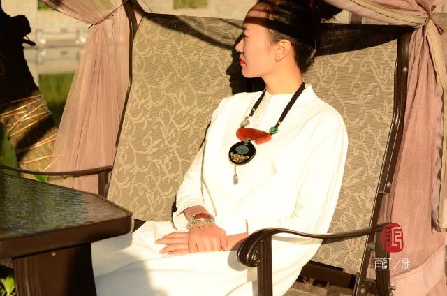 迷戀的紅，南紅手串之美！