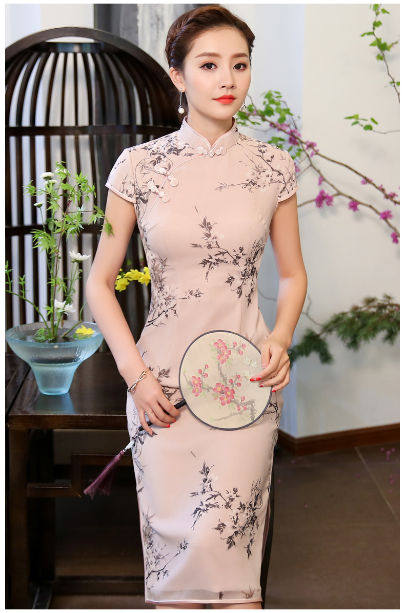 溫婉柔情的粉色旗袍，跨越時代的美!