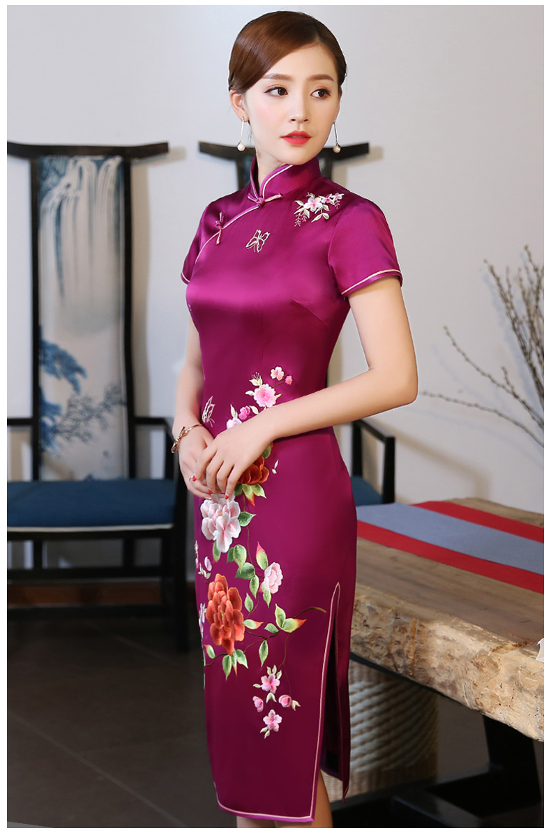 艷而不俗的牡丹繡花旗袍，嫵媚風(fēng)情十足!