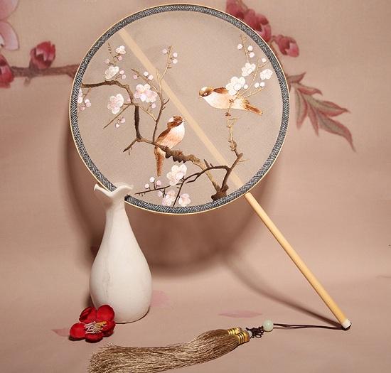 一把扇子風(fēng)情萬種：搖出最美的家佳樂文學(xué)！