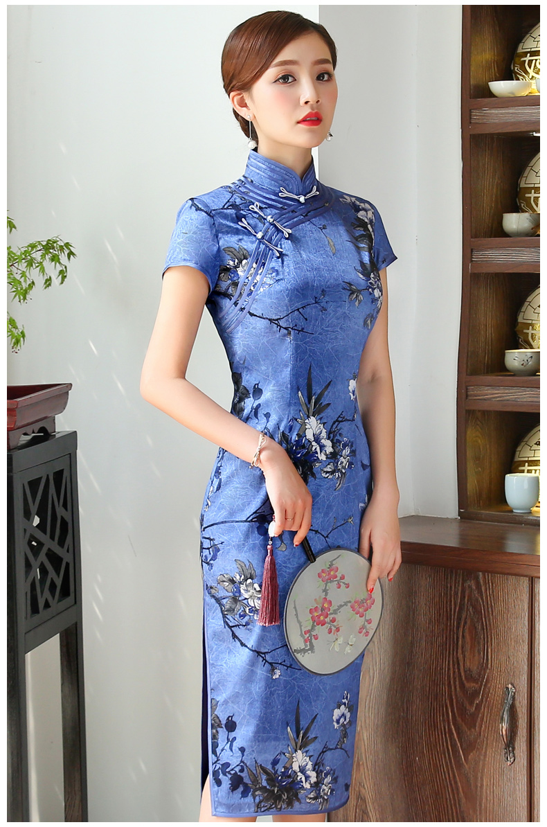 幽藍斜襟旗袍，優(yōu)雅迷人!