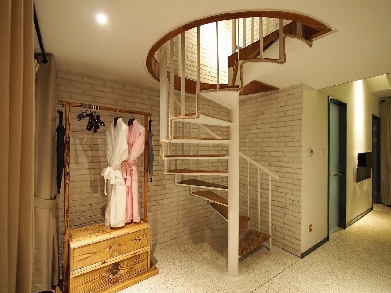 黃山·月棲溪，像老建筑經(jīng)時(shí)光沉淀越來(lái)有味道