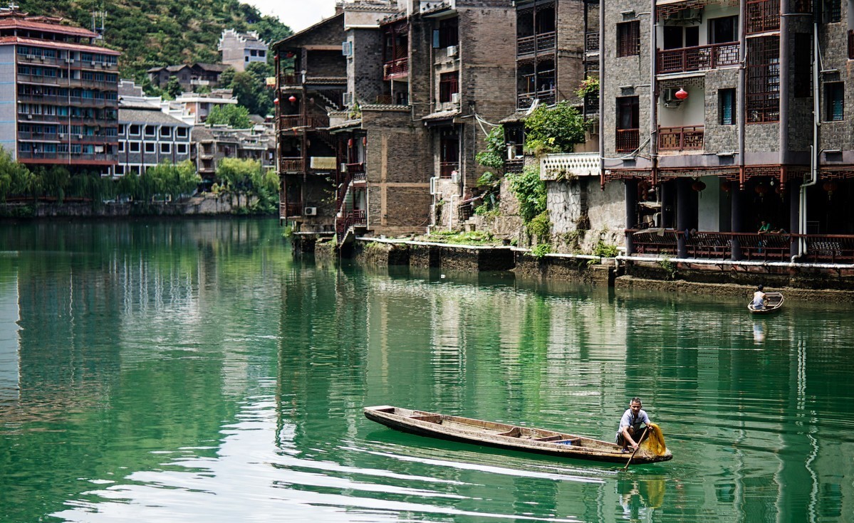 古鎮(zhèn)游玩，有一種說(shuō)走就走的旅行