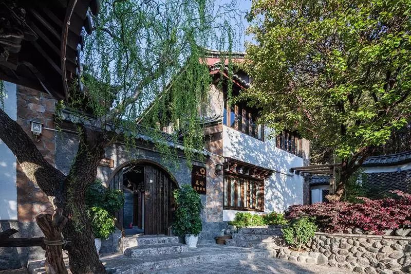 麗江·白馬里，千年古城化作最美背景