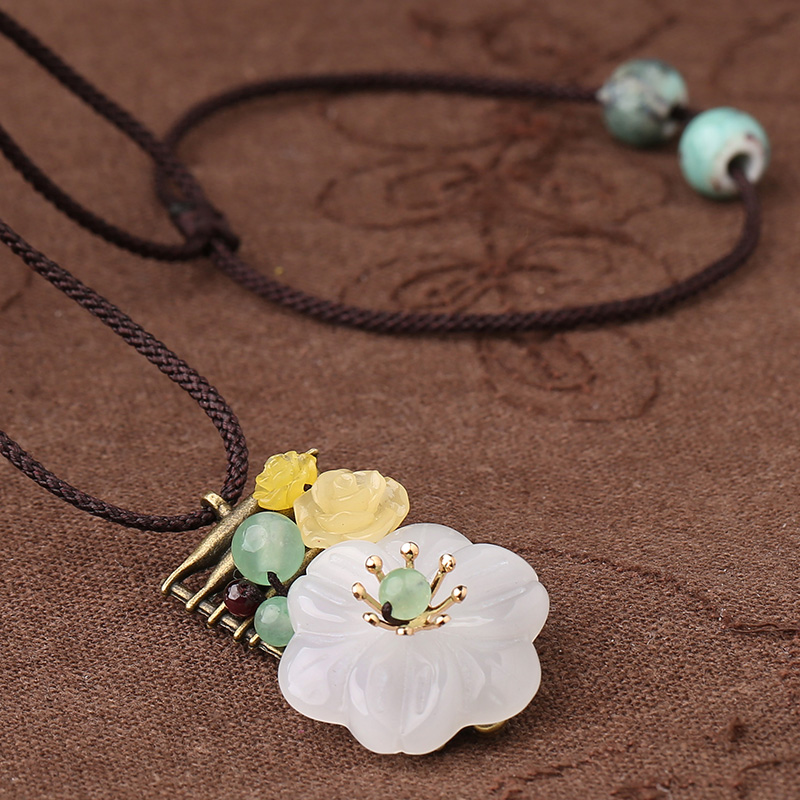 古風花朵鎖骨鏈，竊瑩榮亭項鏈