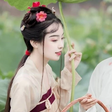 提籃采蓮女生頭像，唯美古風(fēng)真人頭像