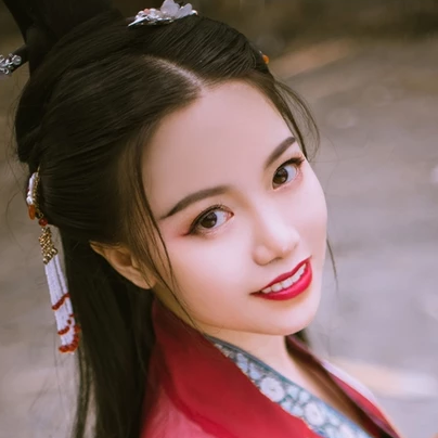紅衣文藝女生頭像：唯美古風真人頭像