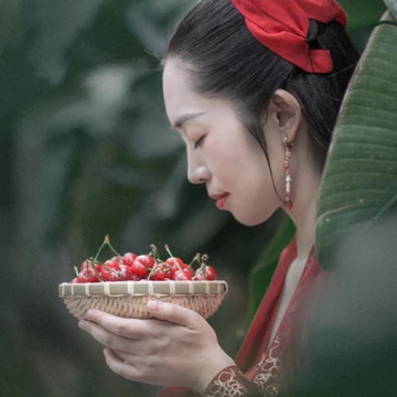 櫻桃紅衣古風(fēng)頭像，嬌艷美人!