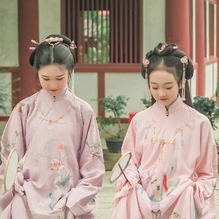 粉衣閨蜜古風(fēng)頭像，甜甜蜜蜜!