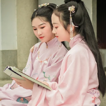 粉衣閨蜜古風(fēng)頭像，甜甜蜜蜜!