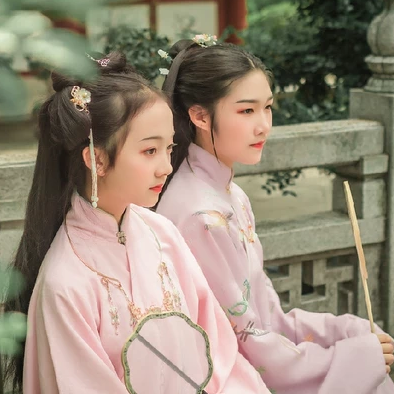 粉衣閨蜜古風(fēng)頭像，甜甜蜜蜜!