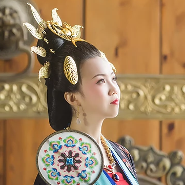 精致古典女生真人頭像，持扇古風(fēng)頭像