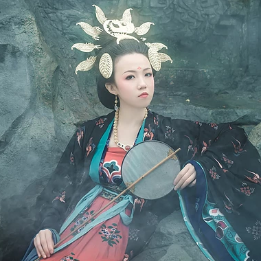 精致古典女生真人頭像，持扇古風(fēng)頭像