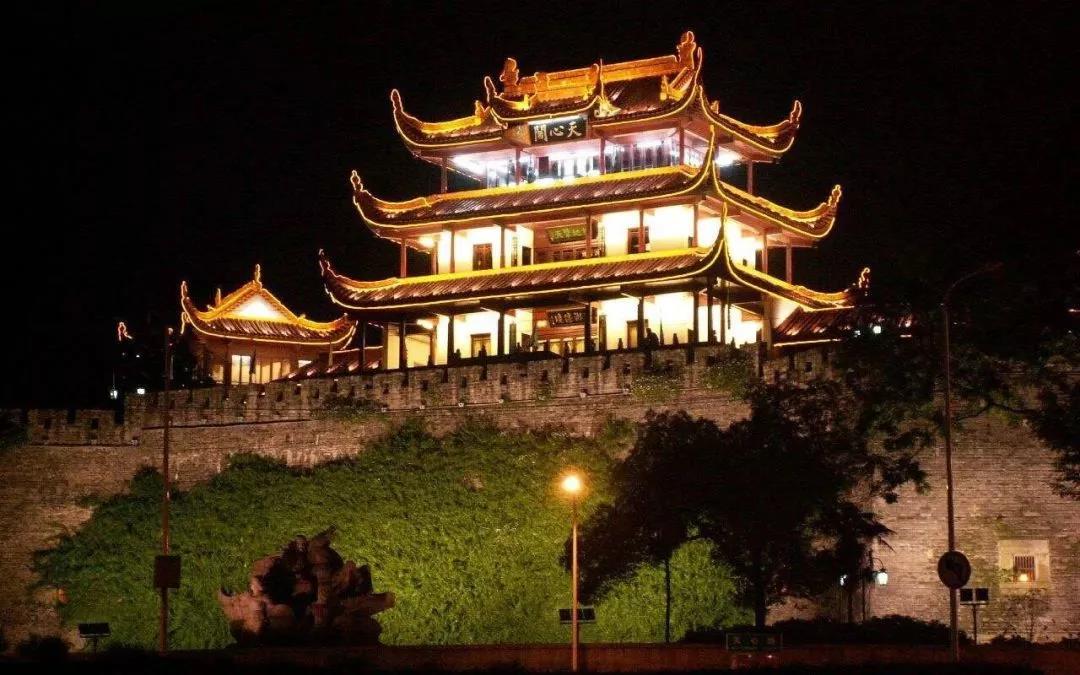 中國(guó)十大文化名樓：古詩(shī)里的亭臺(tái)樓閣美哉！