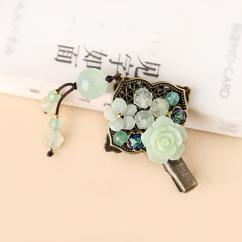 復(fù)古小花朵發(fā)夾頭飾：彰顯古典的美感