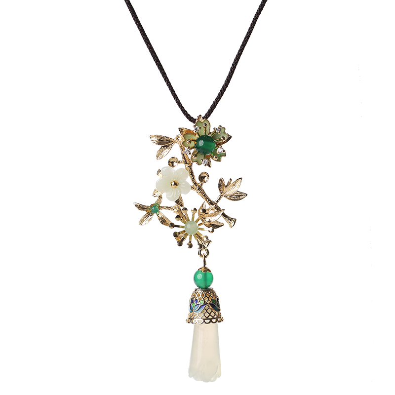 玉蘭花吊墜項(xiàng)鏈，清新岫玉毛衣鏈