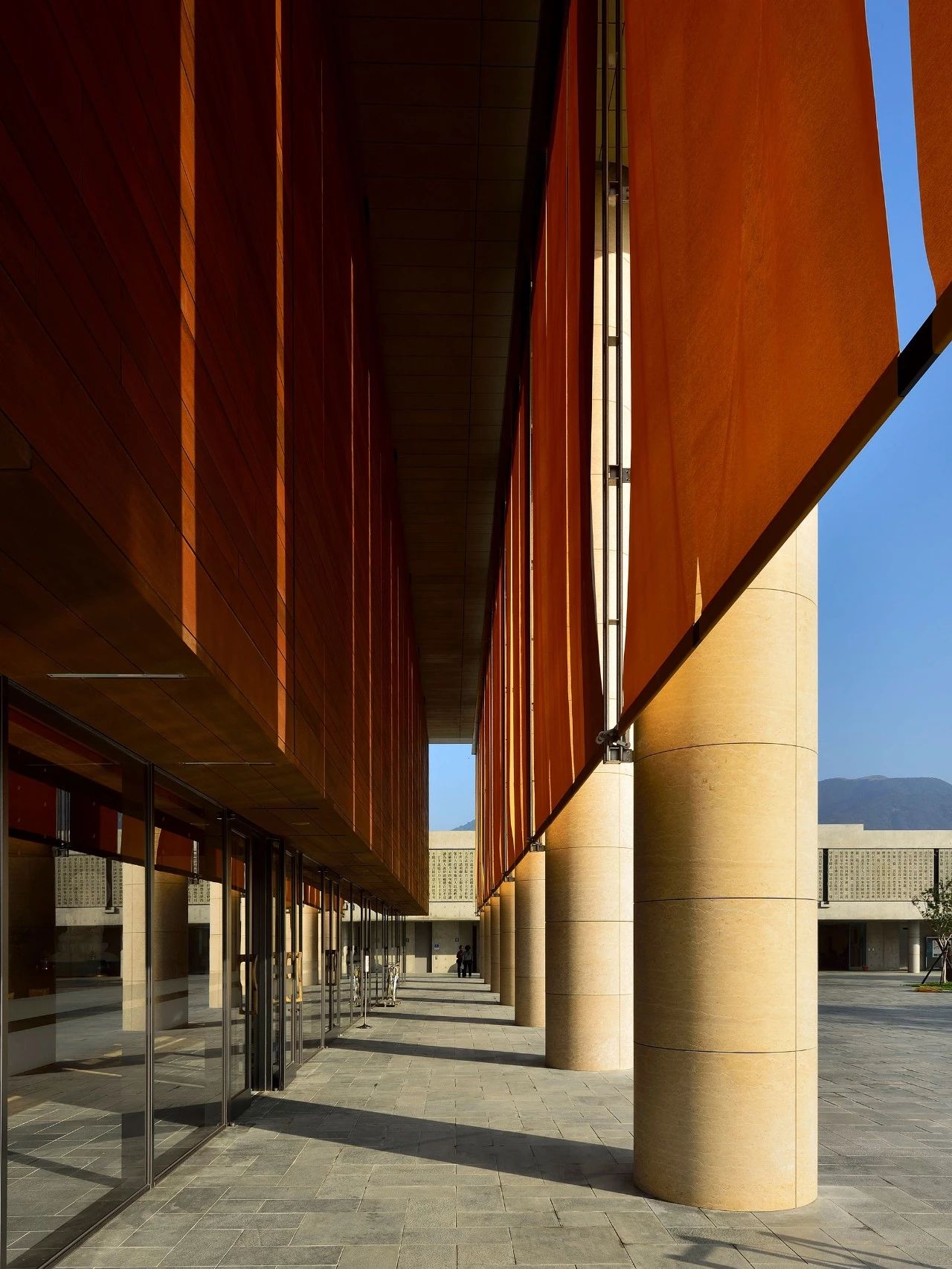 28000m2神秘寺廟-水月道場，吸引百萬人朝拜