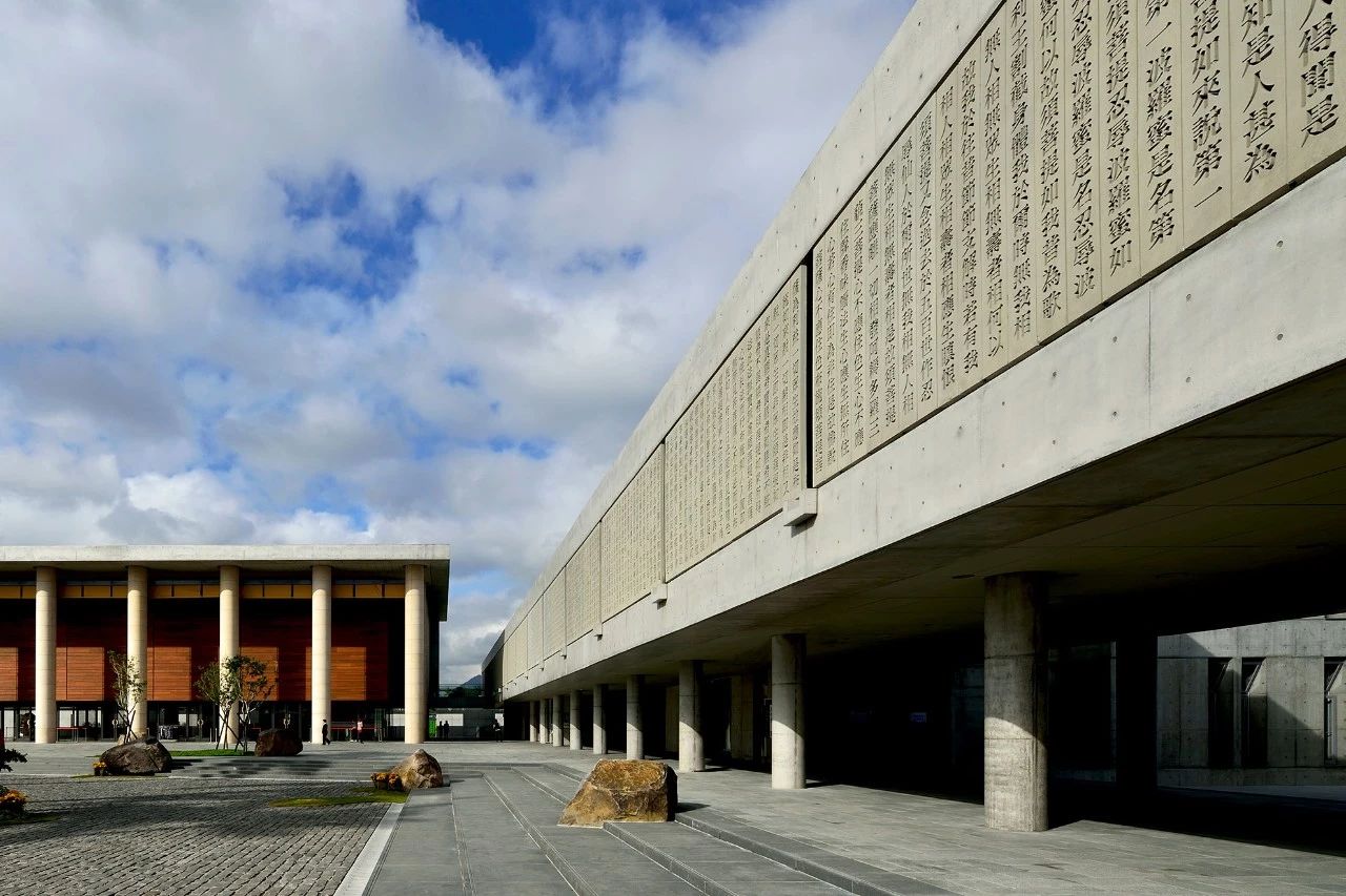 28000m2神秘寺廟-水月道場，吸引百萬人朝拜