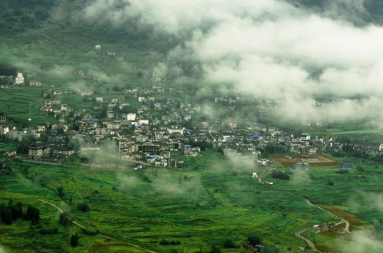 西顧·望城山居，闖入仙境等待一場(chǎng)花開(kāi)的心動(dòng)