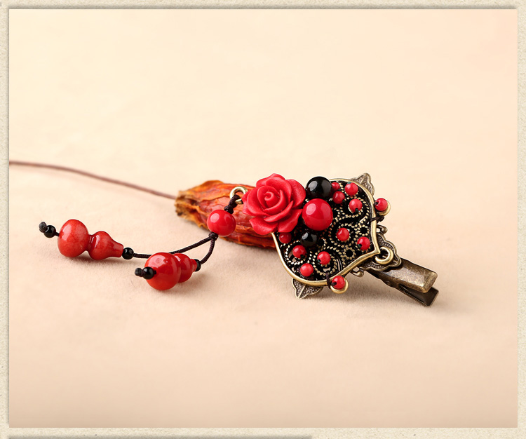 紅色雕漆復(fù)古頭飾，玫瑰花朵發(fā)夾
