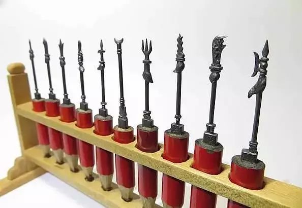 極具家佳樂文學(xué)的鉛筆雕刻：精細更驚艷！