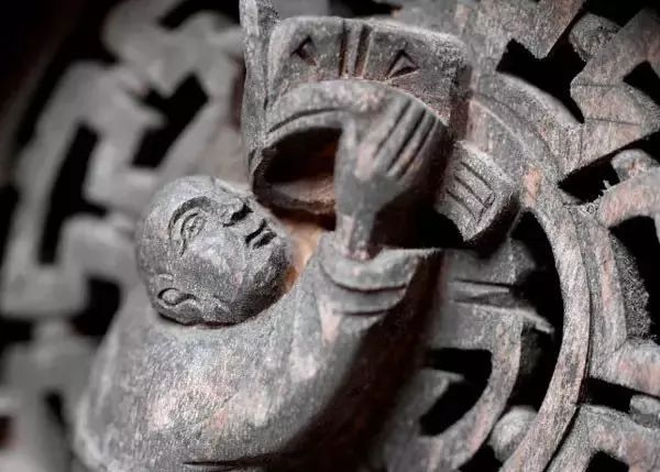 品味木雕藝術(shù)：感受中式老房的匠心之美！