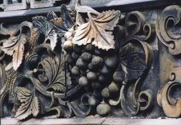 品味木雕藝術(shù)：感受中式老房的匠心之美！