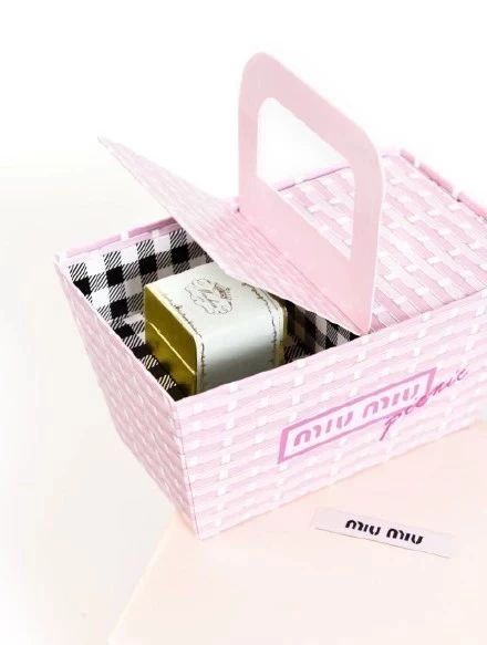 中秋月餅包裝設(shè)計(jì)，創(chuàng)意滿滿的包裝設(shè)計(jì)