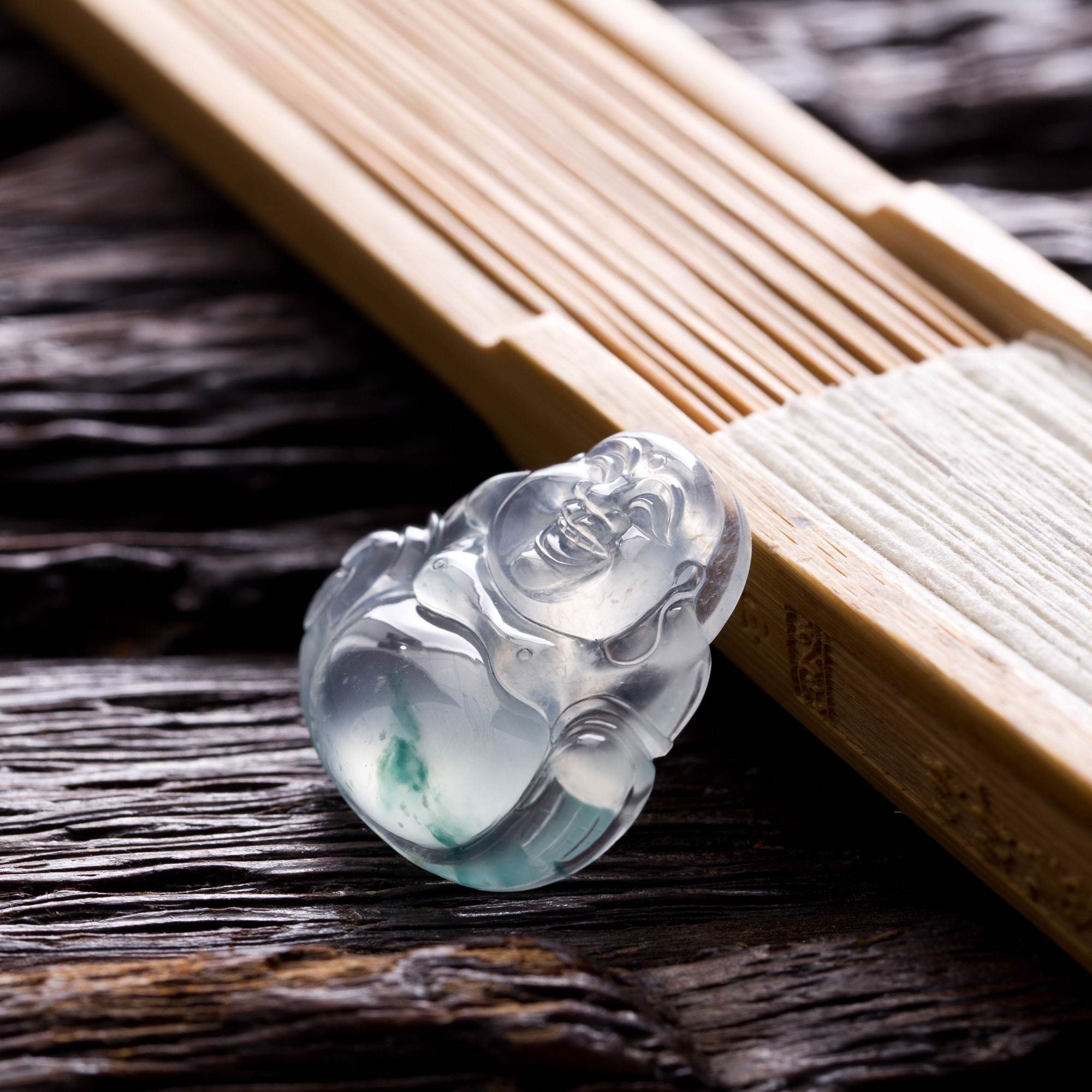 冰種飄花翡翠知識，教你如何選擇好的翡翠