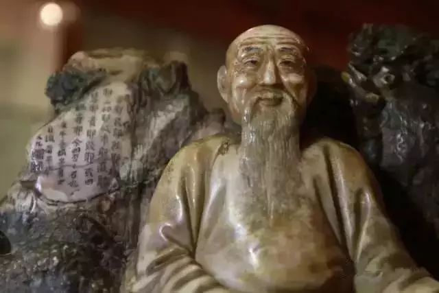 粉彩扒花工藝：細膩絕妙的陶瓷工藝！