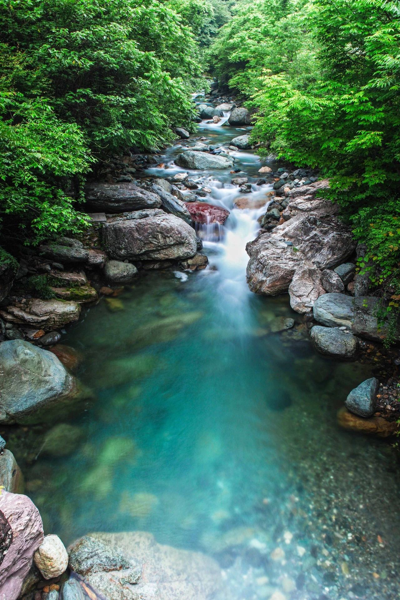 避暑游玩攻略：給這個炎熱夏日一抹清涼的景色