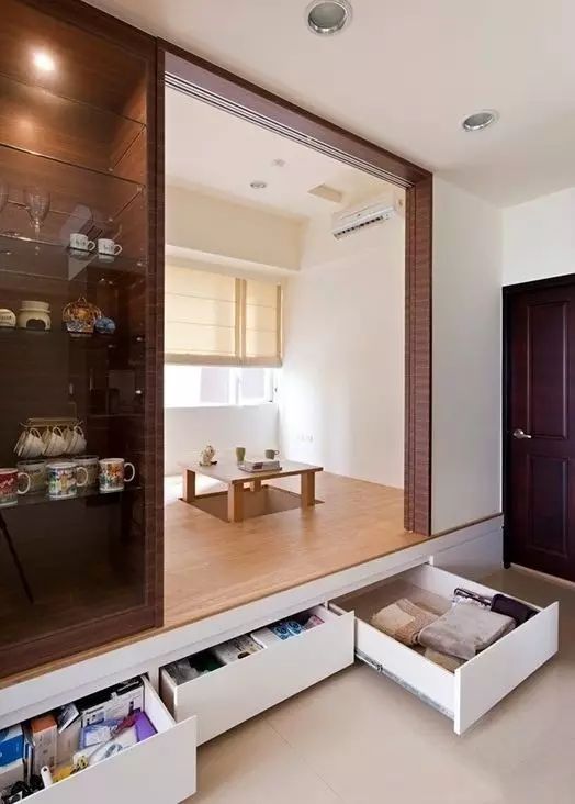 中式裝飾，家雖小茶室亦可很精致