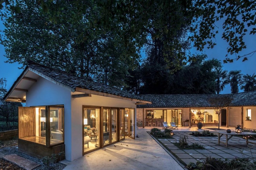 一所茶園里的民宿，過著鄉(xiāng)下悠閑愜意的日子