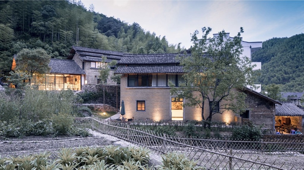 安吉·仁里息心廬，擁泉而居枕山而眠!