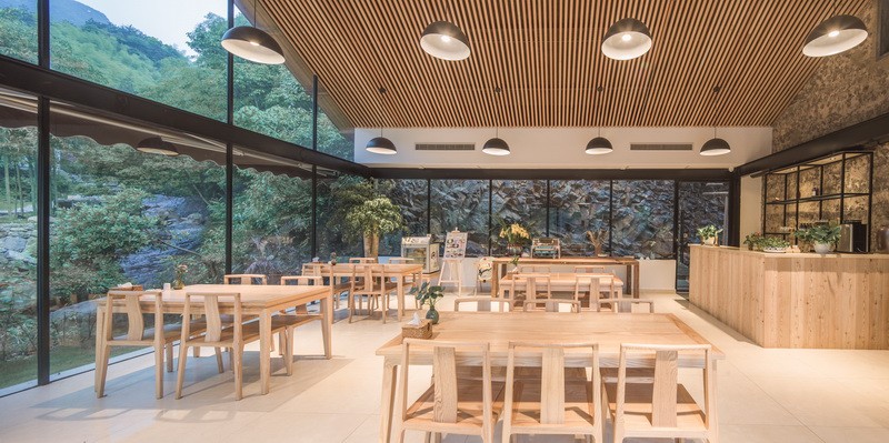 安吉·仁里息心廬，擁泉而居枕山而眠!