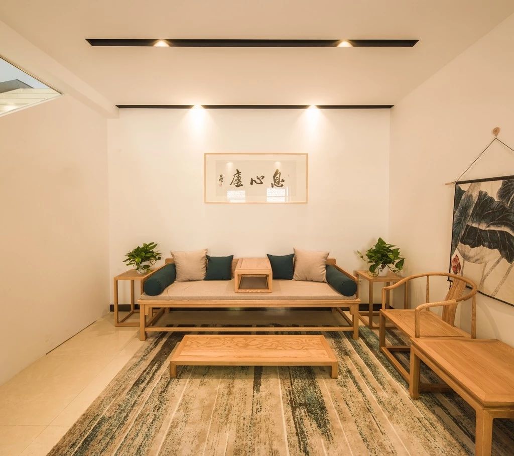 安吉·仁里息心廬，擁泉而居枕山而眠!