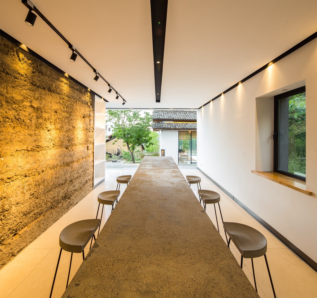 安吉·仁里息心廬，擁泉而居枕山而眠!