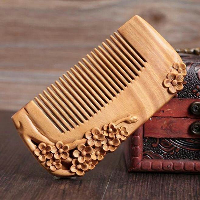 一組古風梳子飾品，品味古典韻味之美