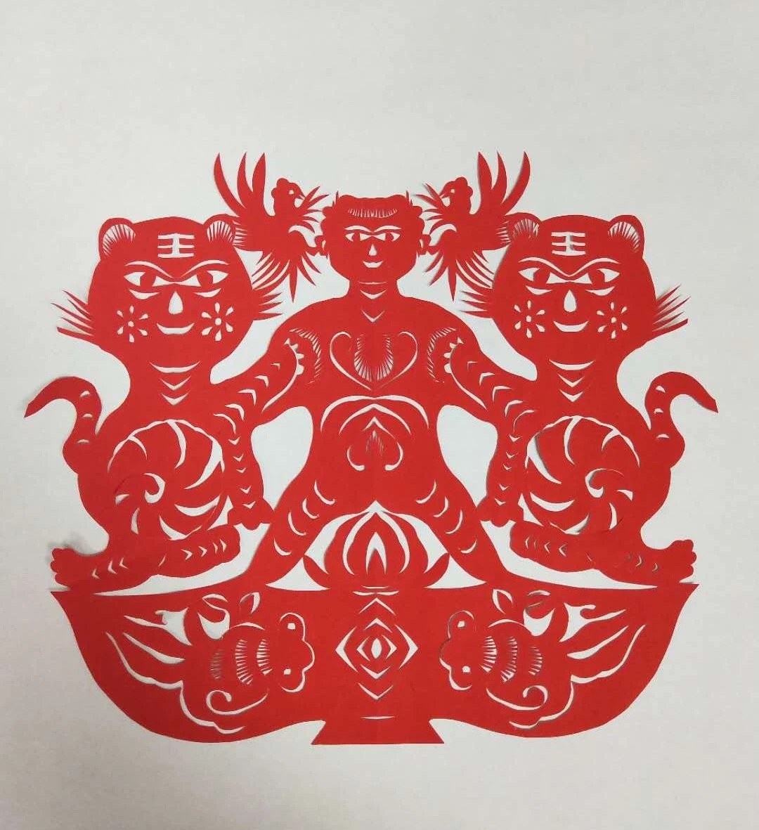 纖手巧剪妙生肖，韓春霞十二生肖剪紙作品